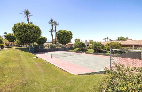 Cali Desert Life - Pool, Golf Cart, Tennis, Bikes - Foto 41