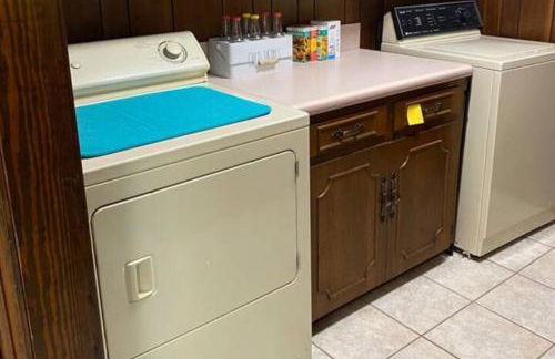 Cajun Stays Cozy 3BR Ranch Near Lafayette with WiFi and Parking - Foto 40