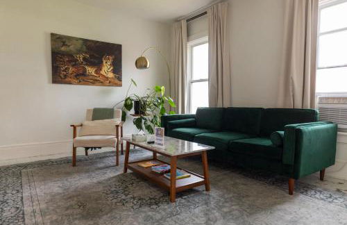 Charming & Newly Renovated 2BR in St Albans - Foto 1