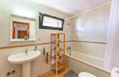 Sunrise Surf House, Big Garden, Hot Tub, Parking, super-fast free Wi-Fi - Foto 14