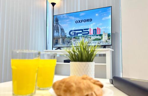 Evergreen Lodge - Two Bed Lux Flat - Parking, Garden, Patio, WIFI, Netflix - Close to Blenheim Palace & Oxford - F3 - Photo 11