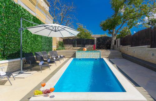 Villa Patrick-Luxury stone house in the center of Istria - Photo 4