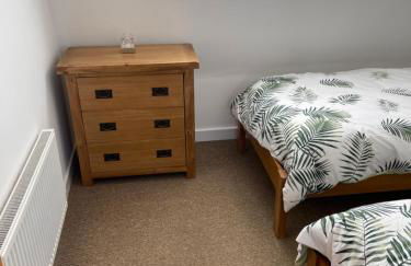 Lovely, Sleeps 6, 2 baths, Riverside Views, Parking, GY - Foto 26