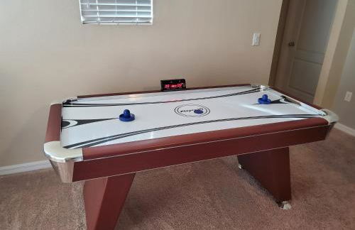 Solterra Resort Davenport FL Clubhouse Area - 7 Bedroom 6 Bath Home with Private Pool Spa - Lazy River 20 min from Disney - Foto 112