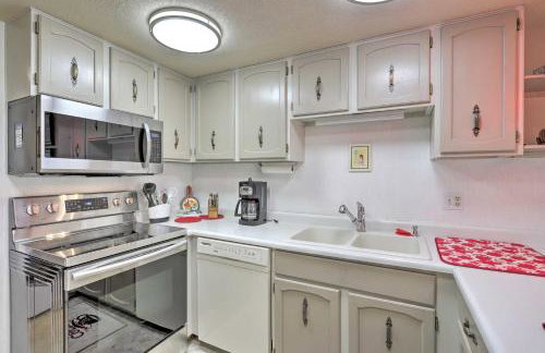 Grand Junction Golf Course Condo w/ Balconies - Foto 8