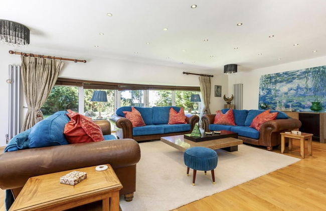 Sleeps10/18-parking-garden-pool-hottub-balcony - Foto 11