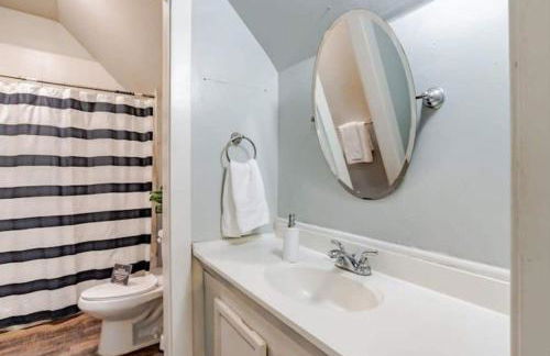 Dauphin District Darling #3-Downtown, Restaurants - Photo 28