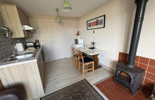 Poachers Hut 1-bed Cottage, Sleeps 2, Pet Friendly - Foto 49