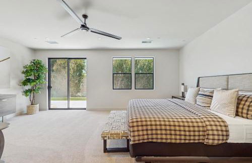 Stunning Modern Home with Mountain Views and Private Pool, Spa and Grill Dog ok - Foto 17