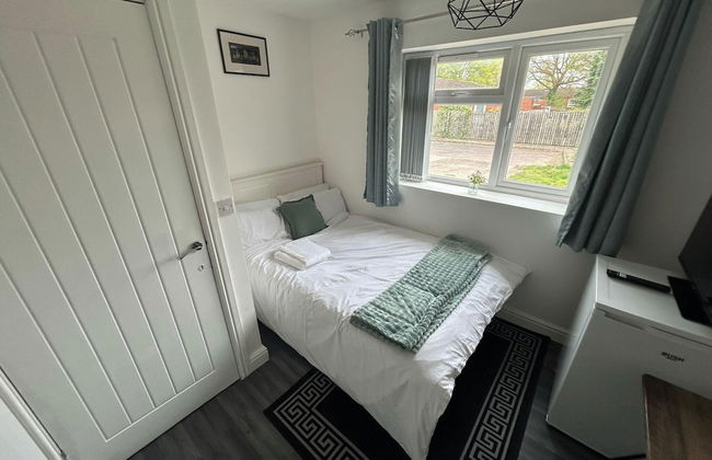 Private Room - Ensuite Bathroom - Free Parking - Foto 10