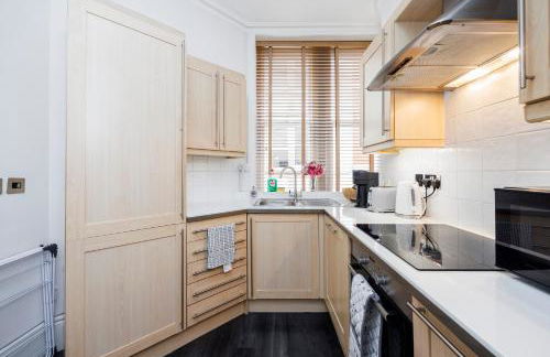 Leicester Square Apartment - Photo 6