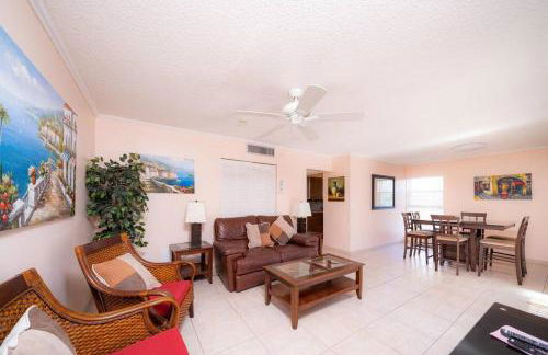 Enjoy Fully Equipped 2BR Condo Near The Beach - Foto 12
