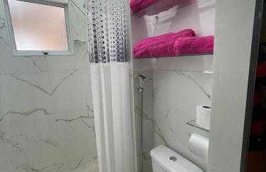 Adorável Tiny house 5, ar, cozinha completa, wifi e tv smart - Foto 44