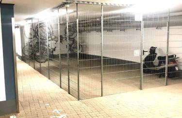 New-three room-Entire Apartment with two Balconies & Garage, Central-Fast Access to City Center - Barmbek -Stadtpark - Foto 25