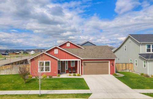 Scenic Modern Home with Private Patio & Fireplace - Foto 43