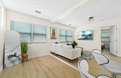 Recently Remodeled Mins from beach+Putting Green - Photo 32