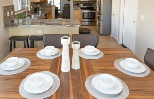 Boho Chic Arizona Villa w Pool & Mini Golf - Foto 19