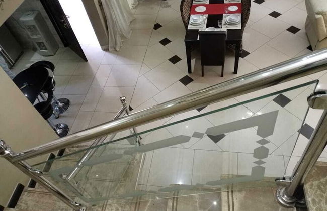 Executive Fully Furnished Apartment Close to Amenities - Photo 7