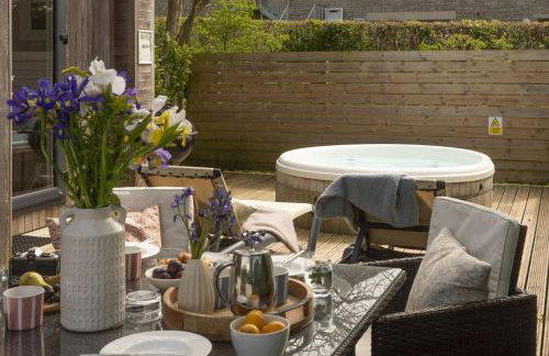 Blackbird Lodge, Strawberryfield Park - Free Parking, Hot tub, pets allowed - Photo 17