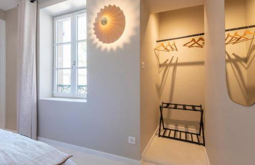 Le Cosy Chic . Proche gare . Centre-ville Mâcon . Neuf . Climatisation . Design . Wifi . - Foto 14