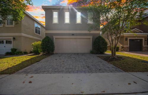 Two King En-Suites …Inside the Prestigious Reunion Resort - Foto 3