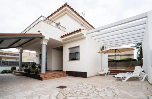 Villa Joan - Photo 1