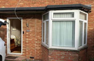 Cosy 2BR Home with Garden & Parking - Foto 62