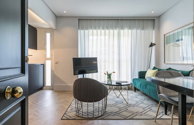 Feelathome Waldorf Suites Apartments - Photo 4