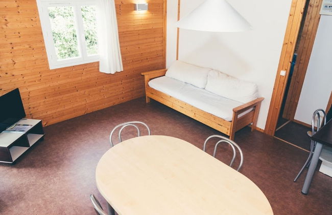 Wooden Chalet With Covered Terrace, on the Edge of a Lake - Foto 13