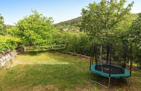 Two-Bedroom Holiday Home In Trilj - Photo 12