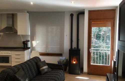 Precioso apartamento con vistas montaña o rio - Foto 3