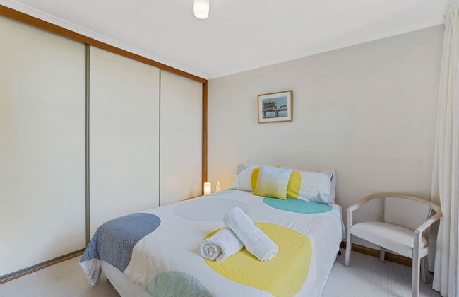 By The Sea Beachfront Apartment Wifi - Photo 9