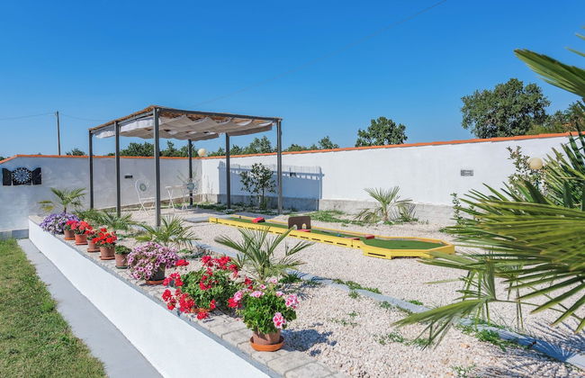 Family home with hydromassage pool & fun activities - Foto 23