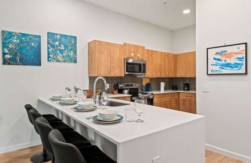 Riviere Apartments King Bed Suite & Pool & Gym & Pet Friendly & Near Epic Universe - Foto 16