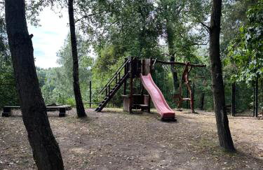 Domek nad jeziorem Wilczyńskim dla czterech osób, sypialnia z łożem małżeńskim oraz salon z rozkładanym narożnikiem - Photo 26