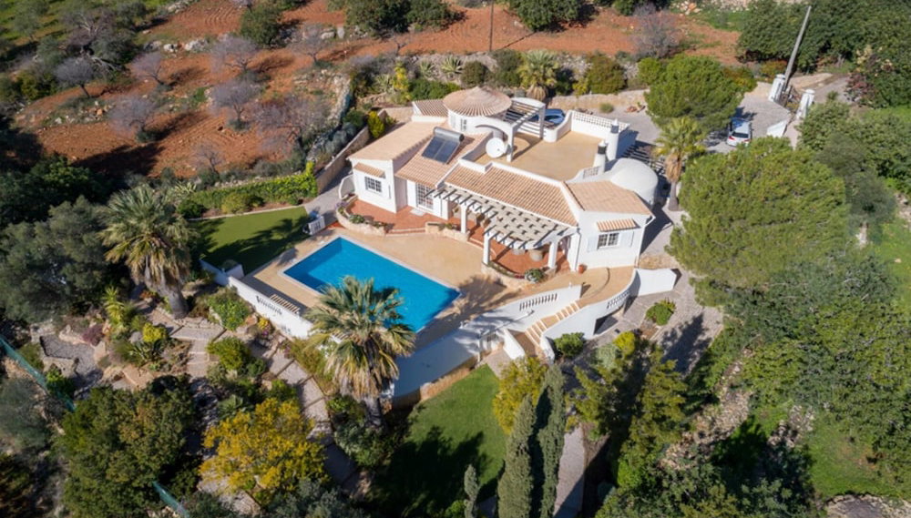 Beautiful 3-bed Villa in Faro Spool & Seaview - Photo 1, Primary image