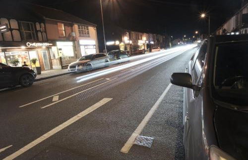 Stylish 4 Bed Home in Aylesbury, Buckinghamshire - Foto 16