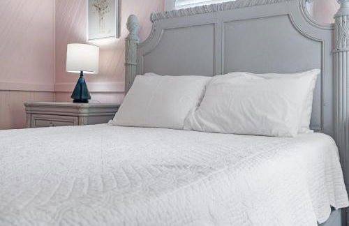 Secret Garden Hideaway l Walk to DNTN l Sleeps 8 - Foto 44