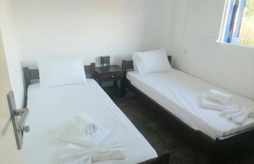 Γκαρσονιέρα δίπλα στην θάλασσα κ θέα στο λιμανι - Photo 9