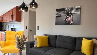 Demi DS, E1 - Foto 1