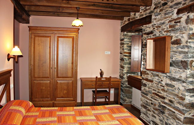 Apartamentos El Llago - Photo 10