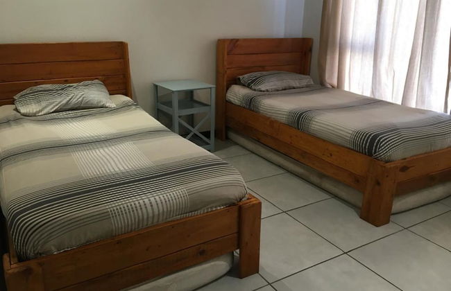 Pool-bbq-3br-2baths-parking-safe-family-friendly - Photo 2