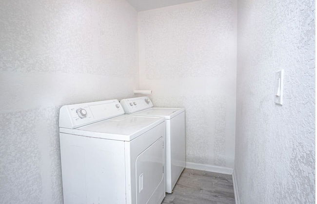 Cozy and Lovely 2BR 1BA Apt B Near Lively Downtown - Foto 14