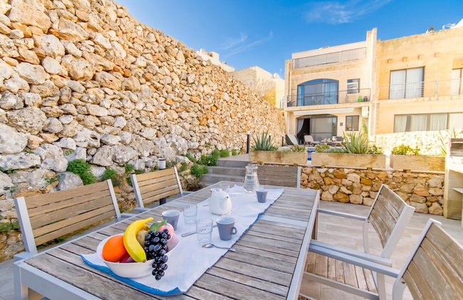 Ta'Siku Gozitan villa + Pool & hot tub - Photo 29