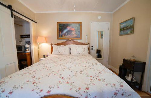 Sleeps 2 Private Entrance, Spa Tub, Near Casino - Foto 10