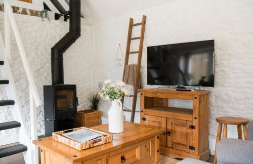 Cosy Cotswolds Farm Stay with Log Burner - Peaceful Winter Retreat - The Dairy - Foto 2