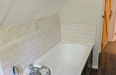 Period Thatched Cottage Towcester - Photo 60