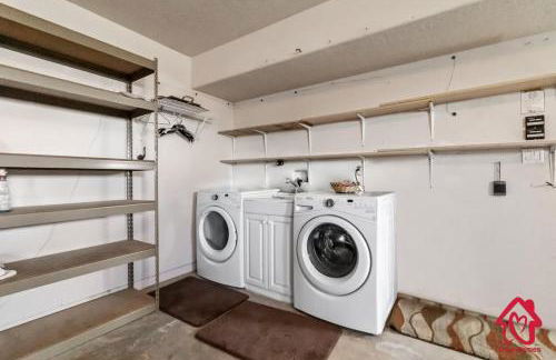 Sandia Sunsets- 8 minutes to Balloon Fiesta Park - Foto 43