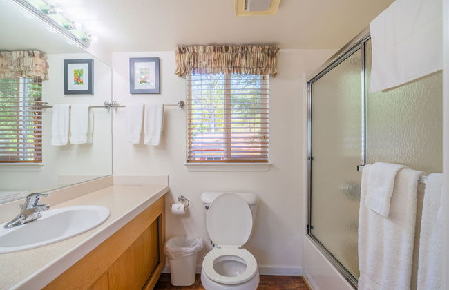 Strawhouse Resorts - Photo 46