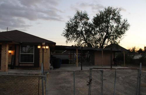 Spacious 4BR 3Baths Near Airport and La Plaza Mall - Foto 22